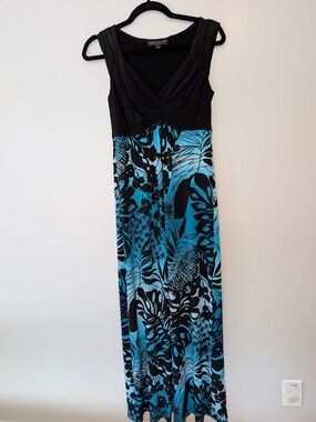 Super flattering maxi for dates, dancing or beach days!